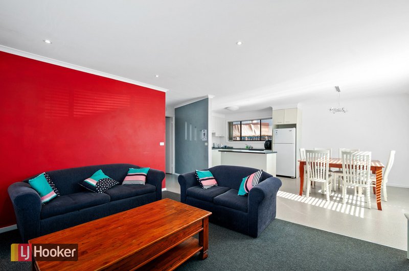 Photo - 6 Roadknight Street, Lakes Entrance VIC 3909 - Image 7