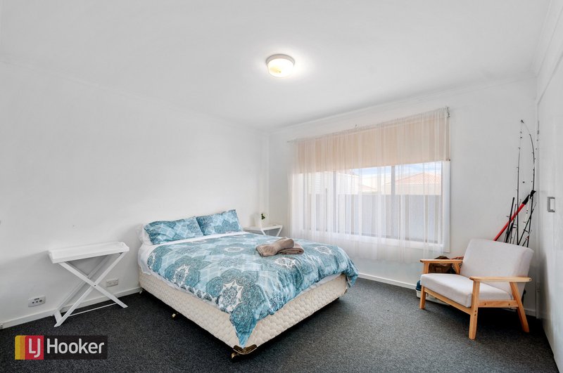 Photo - 6 Roadknight Street, Lakes Entrance VIC 3909 - Image 10