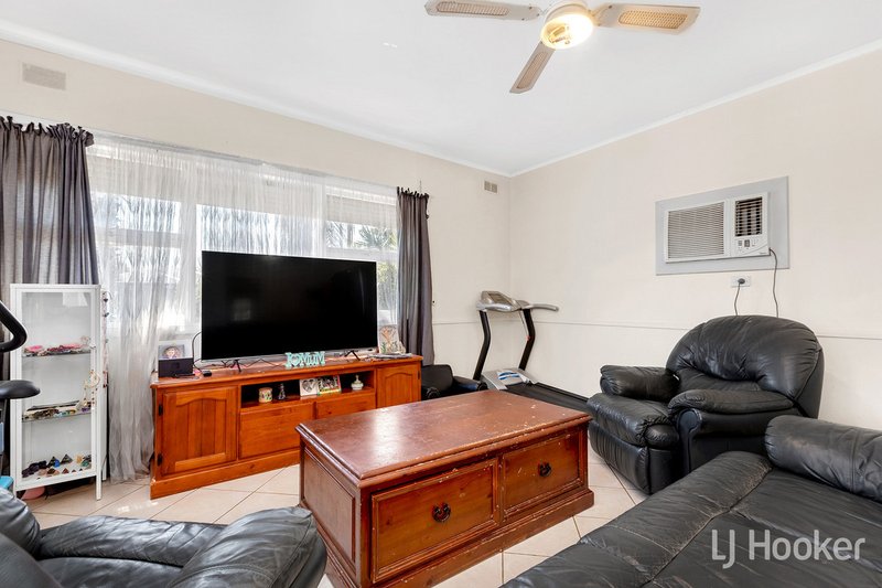 Photo - 6 Robins Street, Elizabeth Downs SA 5113 - Image 5