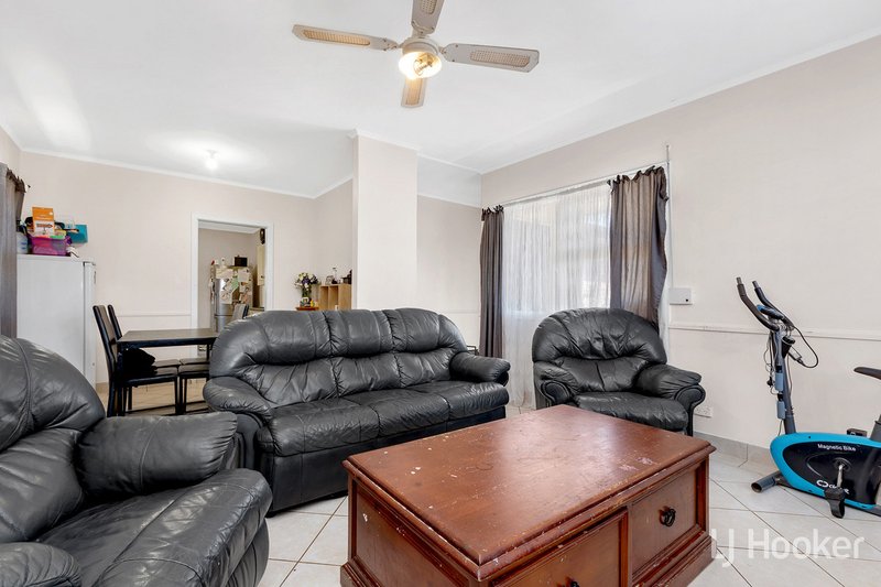 Photo - 6 Robins Street, Elizabeth Downs SA 5113 - Image 6