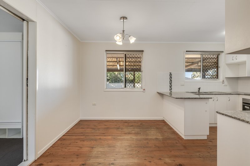 Photo - 6 Robyn Street, Centenary Heights QLD 4350 - Image 8