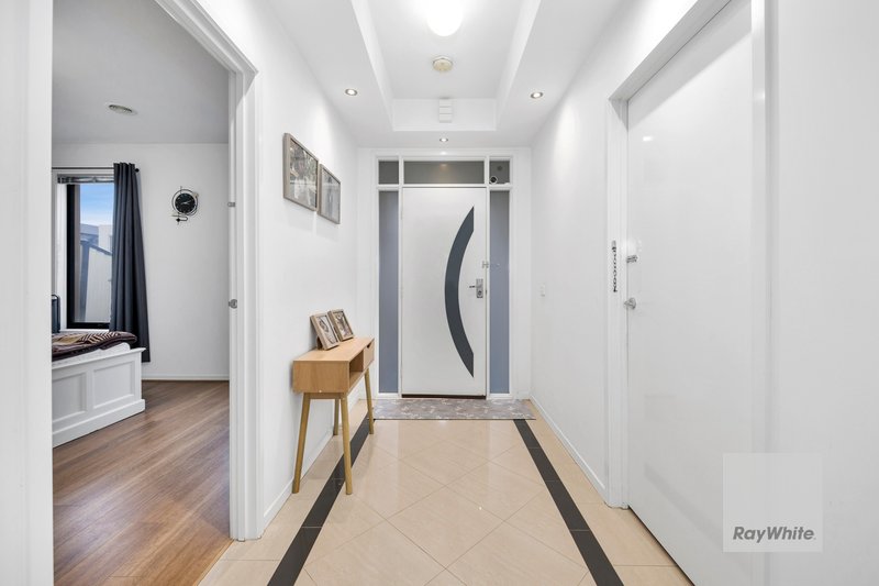 Photo - 6 Rockland Court, Taylors Hill VIC 3037 - Image 3