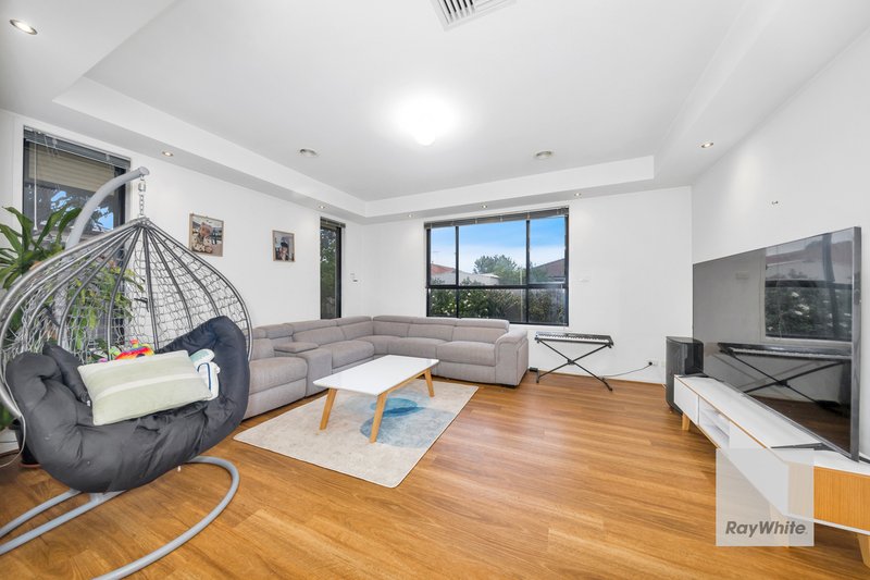 Photo - 6 Rockland Court, Taylors Hill VIC 3037 - Image 11