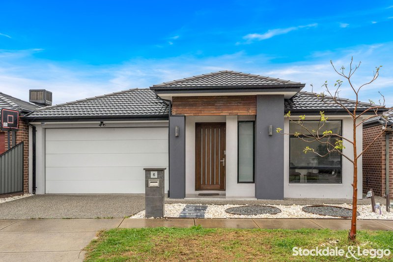 Photo - 6 Roebling Street, Craigieburn VIC 3064 - Image 2