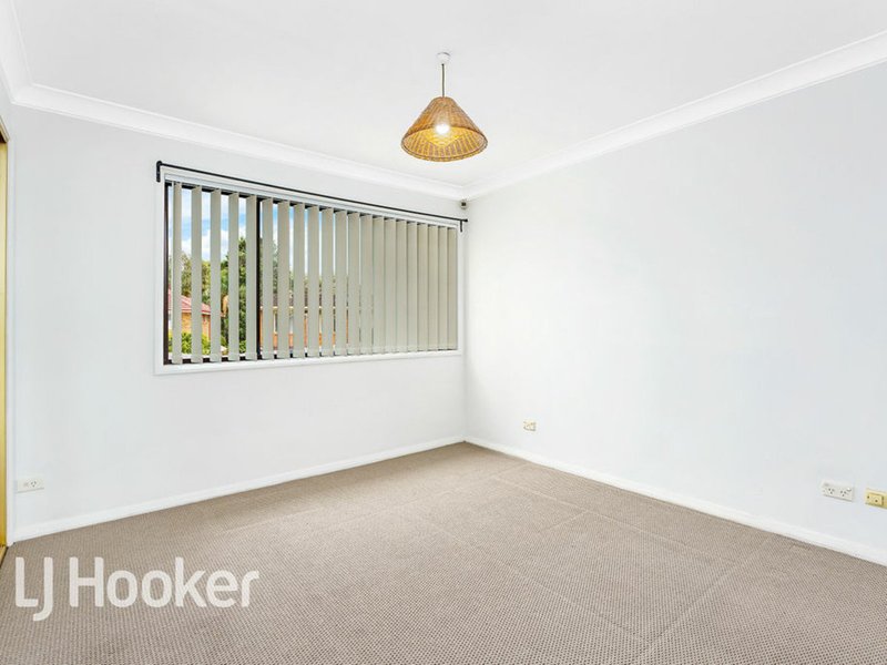 Photo - 6 Roebuck Place, Illawong NSW 2234 - Image 7