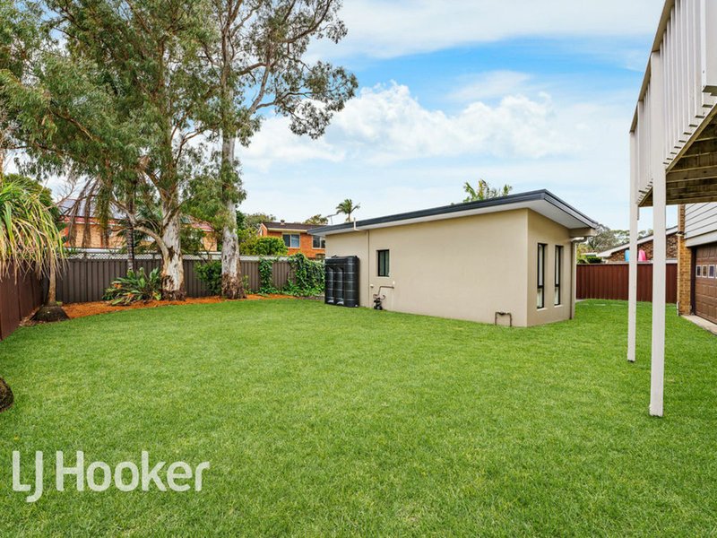 Photo - 6 Roebuck Place, Illawong NSW 2234 - Image 9