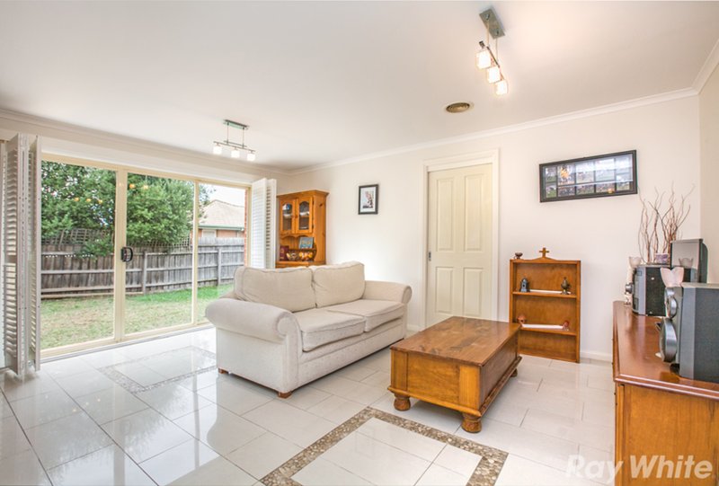 Photo - 6 Romina Way, South Morang VIC 3752 - Image 3