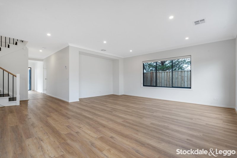 Photo - 6 Rosalind Street, Greenvale VIC 3059 - Image 3