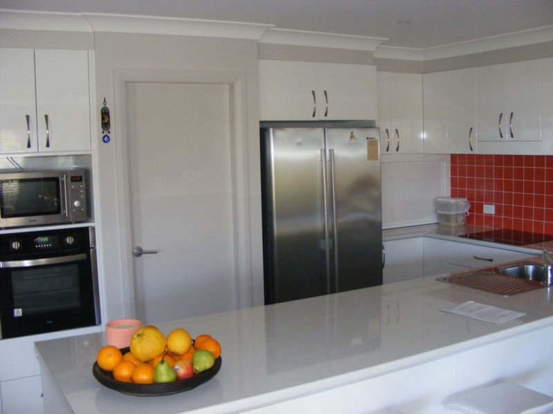 Photo - 6 Rosedale Avenue, South West Rocks NSW 2431 - Image 3