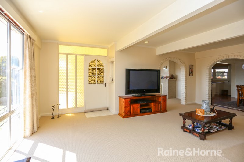 Photo - 6 Rosehill Street, West Bathurst NSW 2795 - Image 10