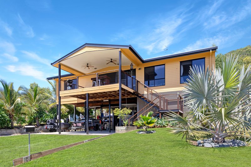 6 Roseric Crescent, Hideaway Bay QLD 4800