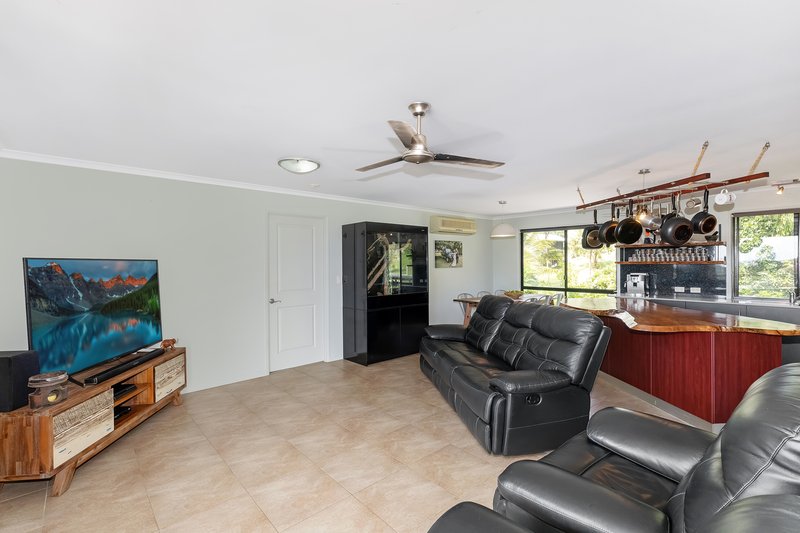 Photo - 6 Roseric Crescent, Hideaway Bay QLD 4800 - Image 9