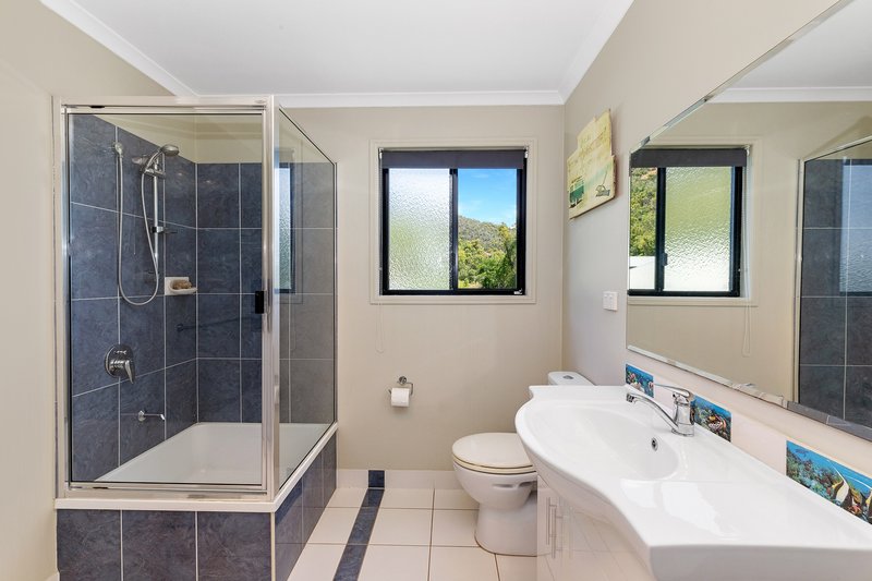 Photo - 6 Roseric Crescent, Hideaway Bay QLD 4800 - Image 12