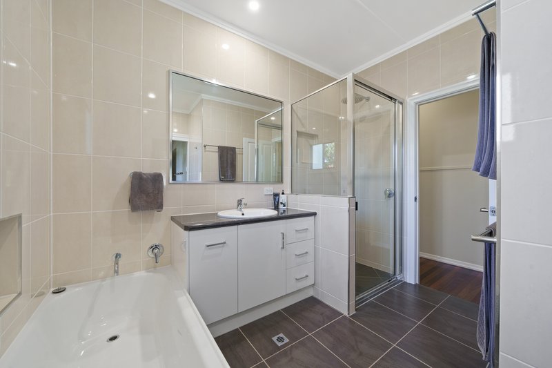 Photo - 6 Ross Street, Mount Lofty QLD 4350 - Image 4