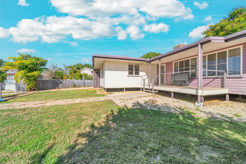 Photo - 6 Round Tree Drive, Emerald QLD 4720 - Image 2