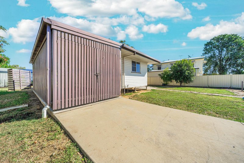 Photo - 6 Round Tree Drive, Emerald QLD 4720 - Image 3