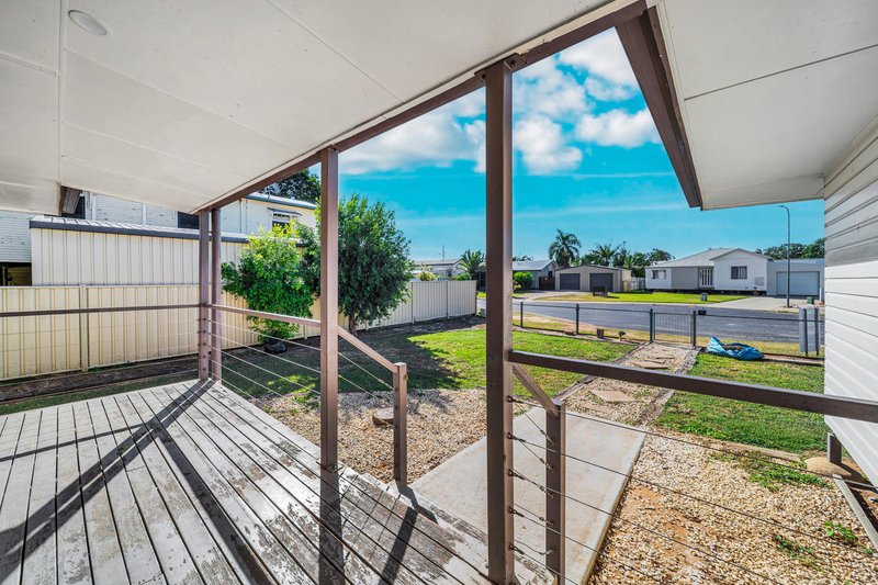 Photo - 6 Round Tree Drive, Emerald QLD 4720 - Image 4