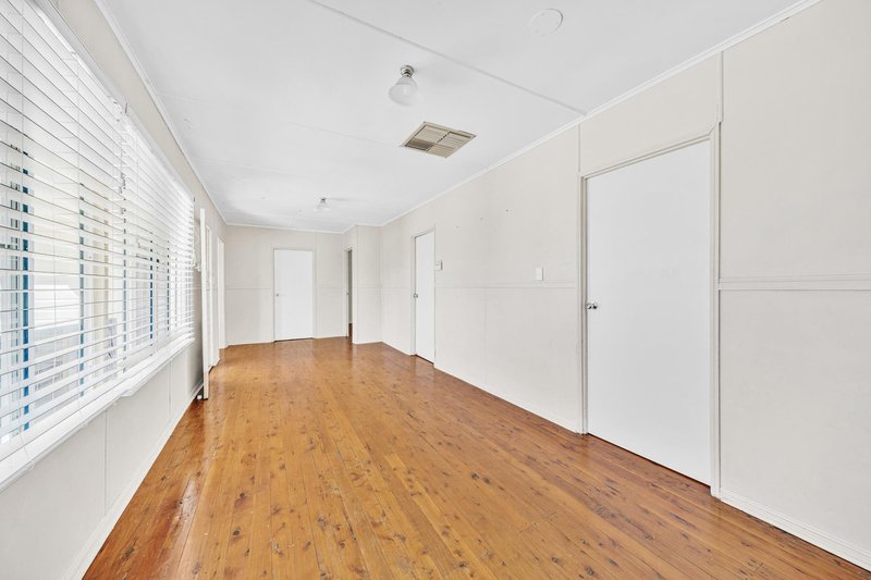 Photo - 6 Round Tree Drive, Emerald QLD 4720 - Image 12