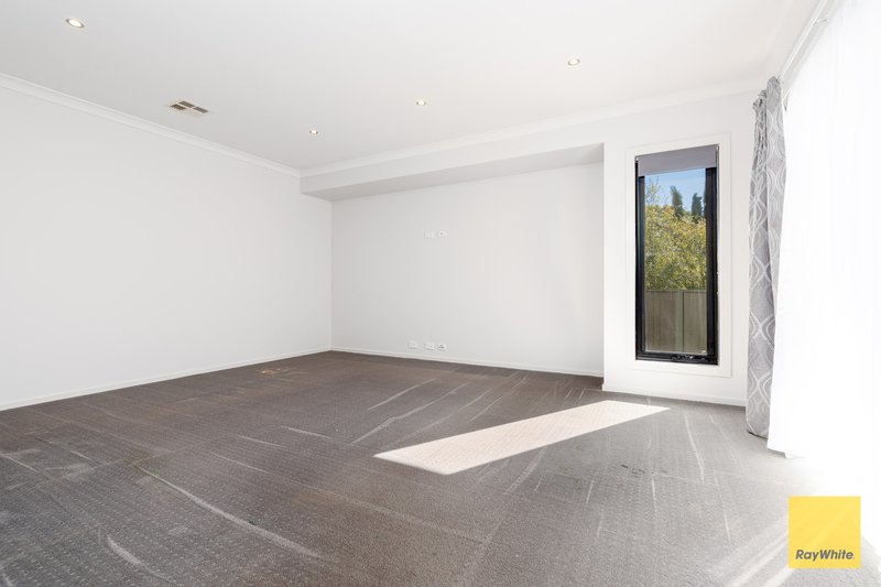 Photo - 6 Roxburgh Crescent, Junortoun VIC 3551 - Image 8
