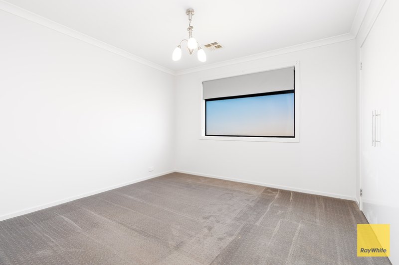 Photo - 6 Roxburgh Crescent, Junortoun VIC 3551 - Image 12