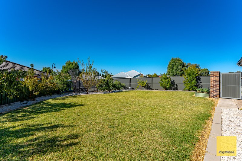 Photo - 6 Roxburgh Crescent, Junortoun VIC 3551 - Image 17