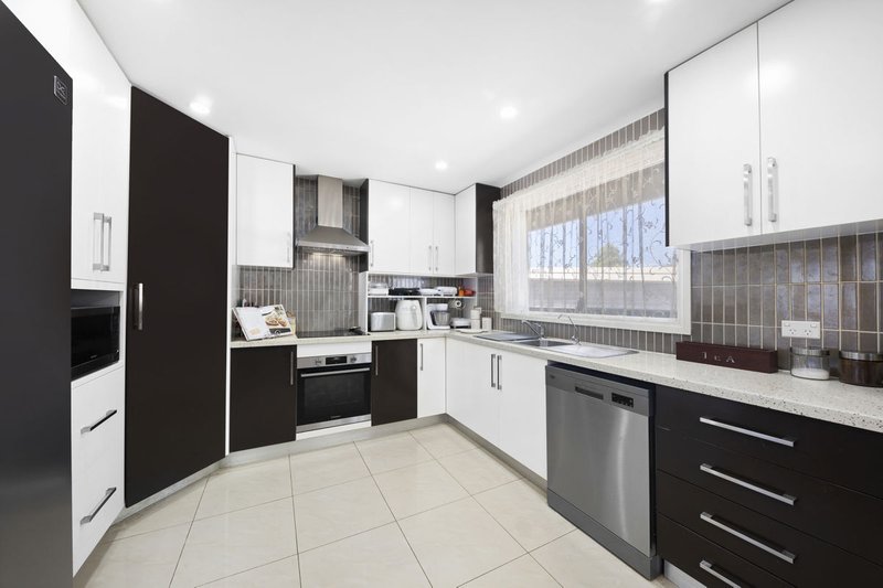 Photo - 6 Royal Place, Greystanes NSW 2145 - Image 3