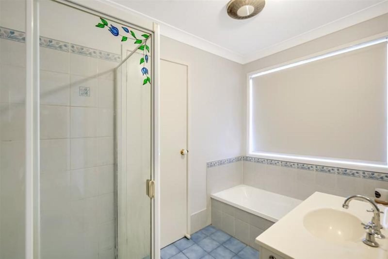 Photo - 6 Royala Close, Prestons NSW 2170 - Image 6