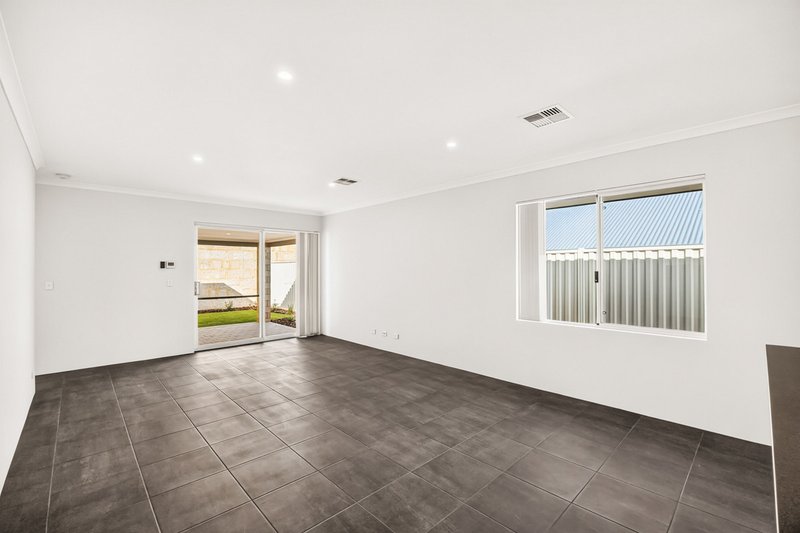 Photo - 6 Rozelle Way, Golden Bay WA 6174 - Image 2