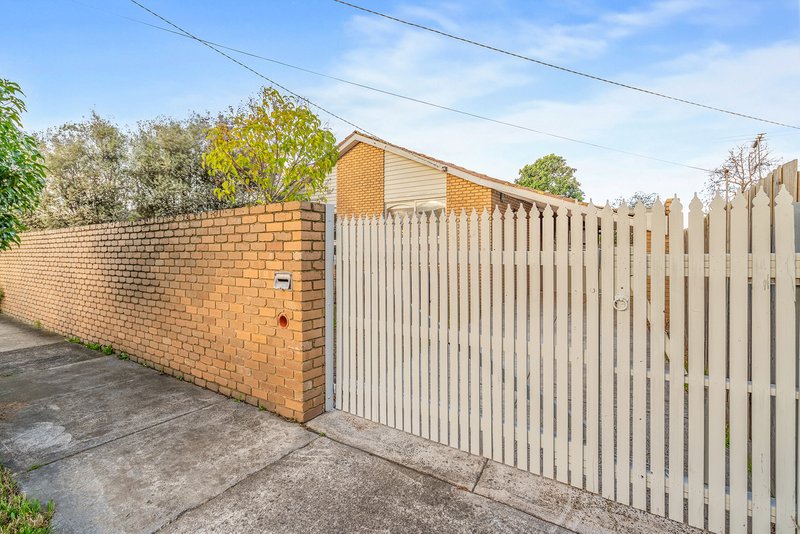 Photo - 6 Ruby Street, Preston VIC 3072 - Image 3
