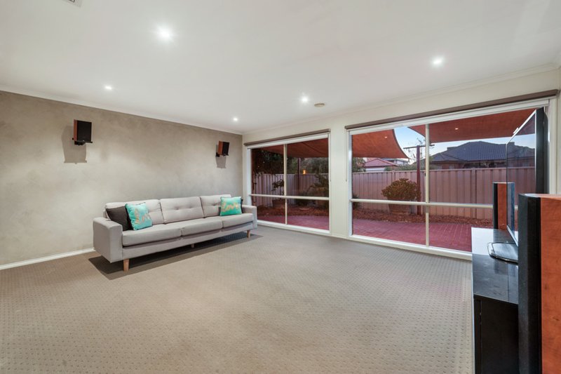 Photo - 6 Ryan Lane, Caroline Springs VIC 3023 - Image 14