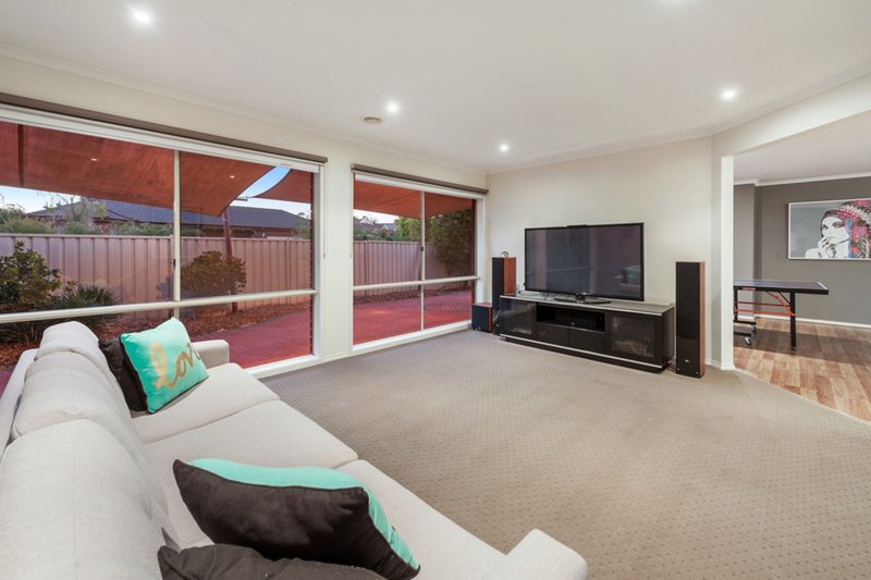 Photo - 6 Ryan Lane, Caroline Springs VIC 3023 - Image 15