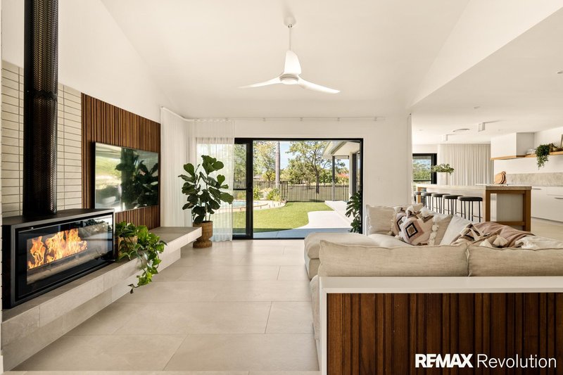 Photo - 6 Saint Andrews Drive, Cornubia QLD 4130 - Image 2