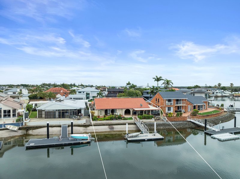 Photo - 6 Salamau Street, Runaway Bay QLD 4216 - Image 2