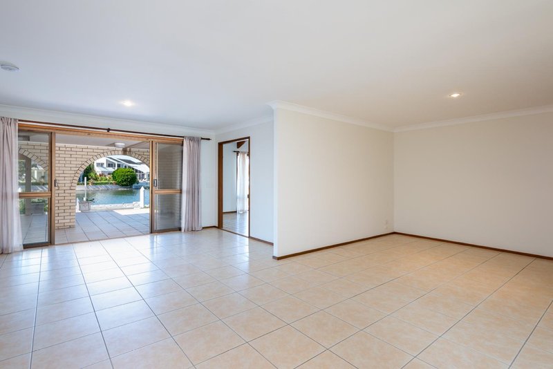 Photo - 6 Salamau Street, Runaway Bay QLD 4216 - Image 9