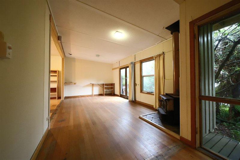 Photo - 6 Sale Street, Tullah TAS 7321 - Image 2