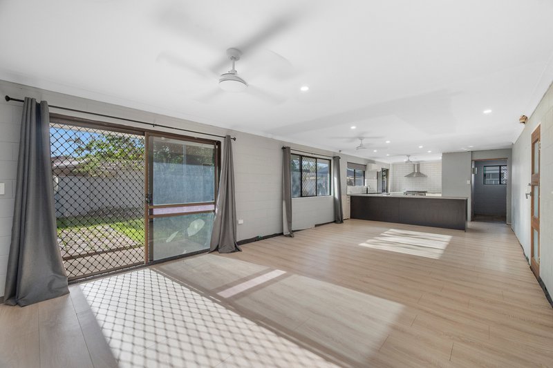 Photo - 6 Salisbury Crescent, Kirwan QLD 4817 - Image 6