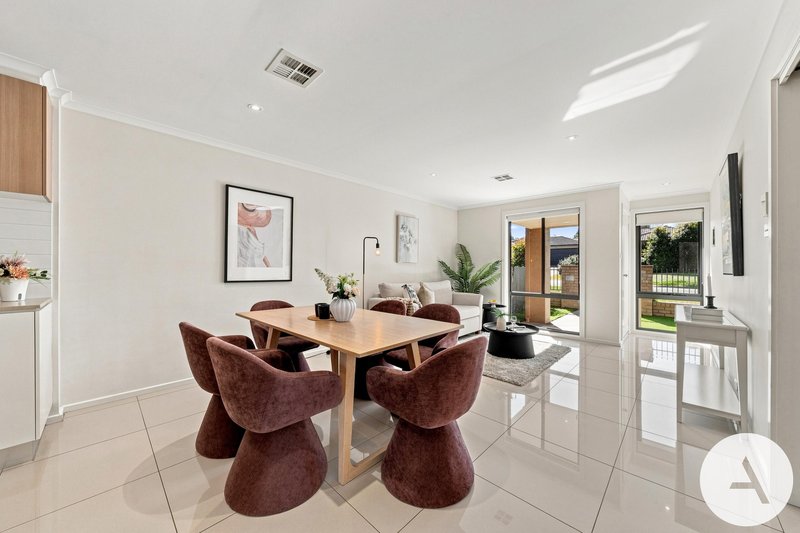 Photo - 6 Salisbury Street, Casey ACT 2913 - Image 4