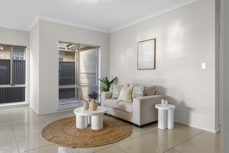 Photo - 6 Salmon Gum Crescent, Blakeview SA 5114 - Image 6
