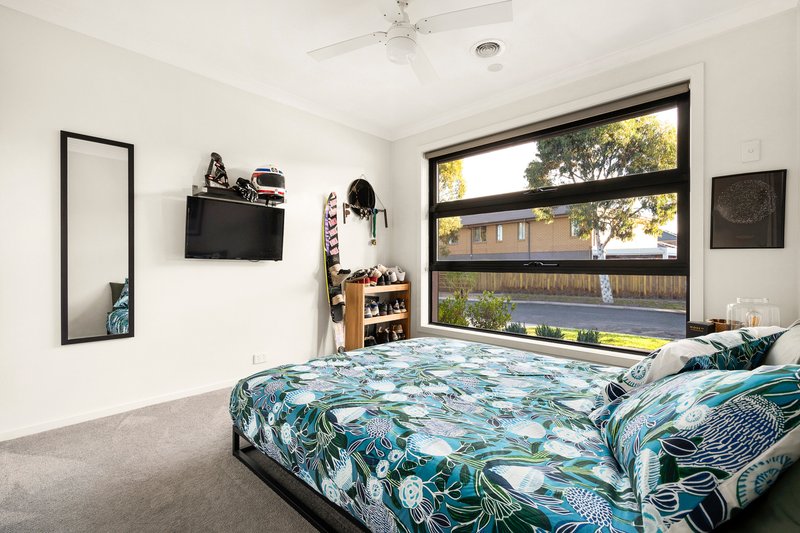 Photo - 6 Samos Drive, Greenvale VIC 3059 - Image 11