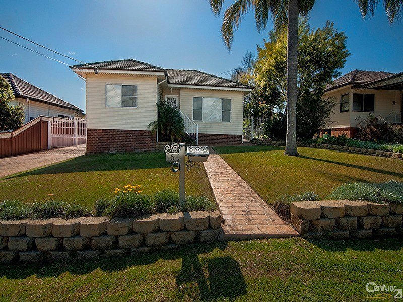 6 Sandakan Road, Revesby Heights NSW 2212