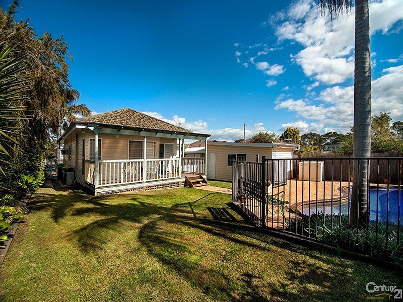 Photo - 6 Sandakan Road, Revesby Heights NSW 2212 - Image 7