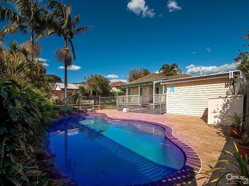 Photo - 6 Sandakan Road, Revesby Heights NSW 2212 - Image 8