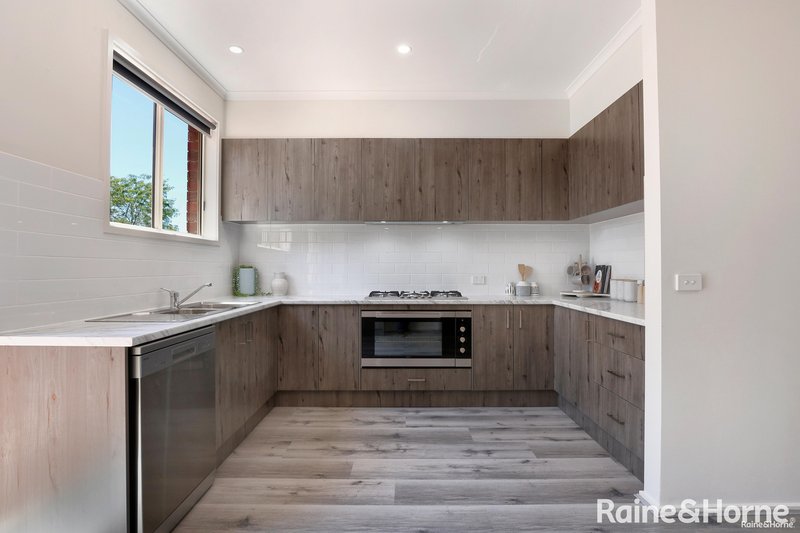 Photo - 6 Sandover Drive, Roxburgh Park VIC 3064 - Image 5