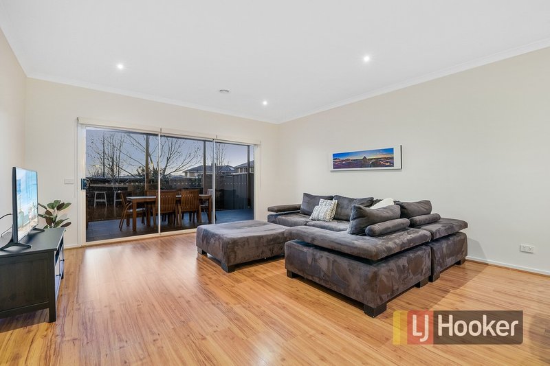 Photo - 6 Sandpiper Close, Pakenham VIC 3810 - Image 3