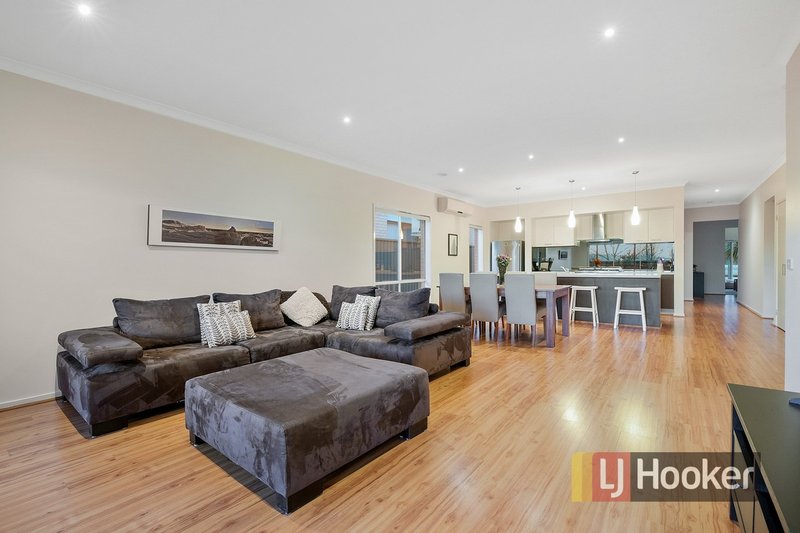 Photo - 6 Sandpiper Close, Pakenham VIC 3810 - Image 7