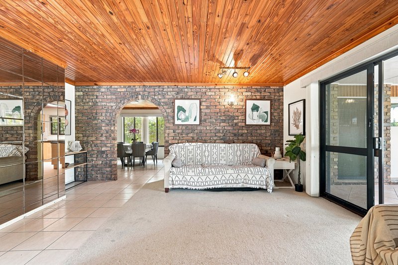 Photo - 6 Sandrew Street, Robertson QLD 4109 - Image 4