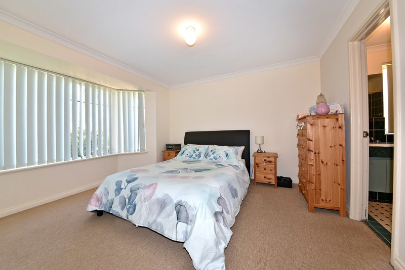 Photo - 6 Savona Grove, Mindarie WA 6030 - Image 4