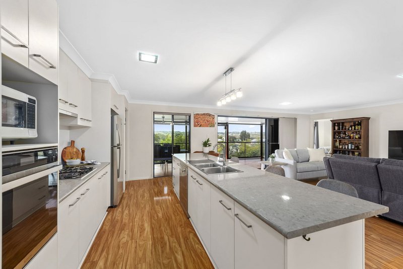 Photo - 6 Sawyers Court, Gowrie Junction QLD 4352 - Image 2