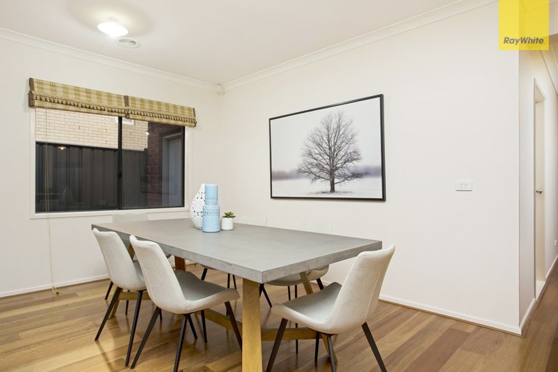 Photo - 6 Scotney Road, Craigieburn VIC 3064 - Image 4