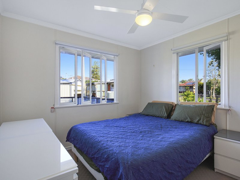 Photo - 6 Selcroft Street, Manly West QLD 4179 - Image 12